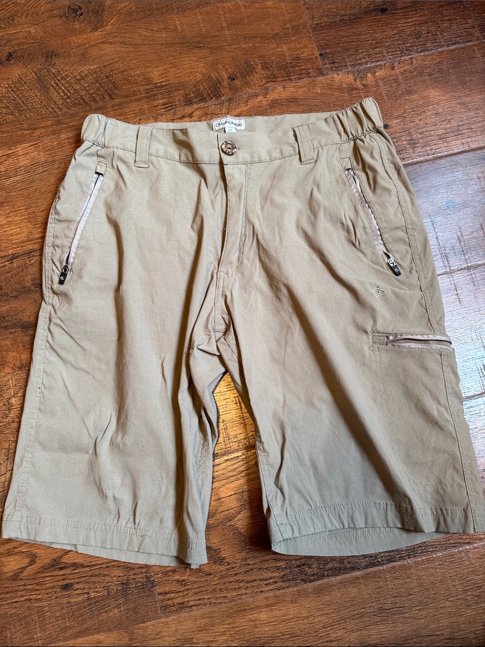 Men’s Craghopper brand shirts size 34w 11” inseams